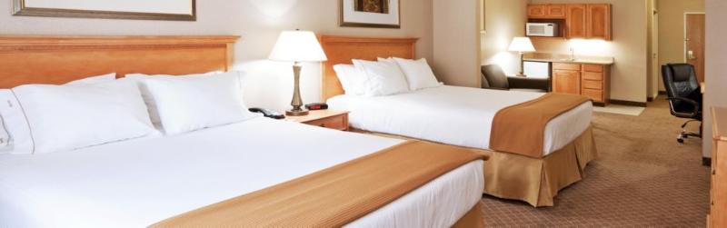 Holiday Inn Express Hotel & Suites Chesterfield - Selfridge Area By Ihg Exterior photo